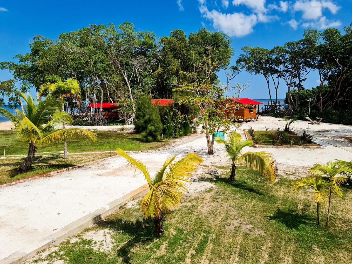 Seaside Chateau Resort Belize City Extérieur photo