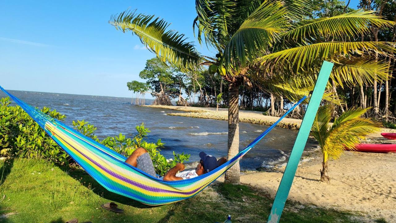 Seaside Chateau Resort Belize City Extérieur photo