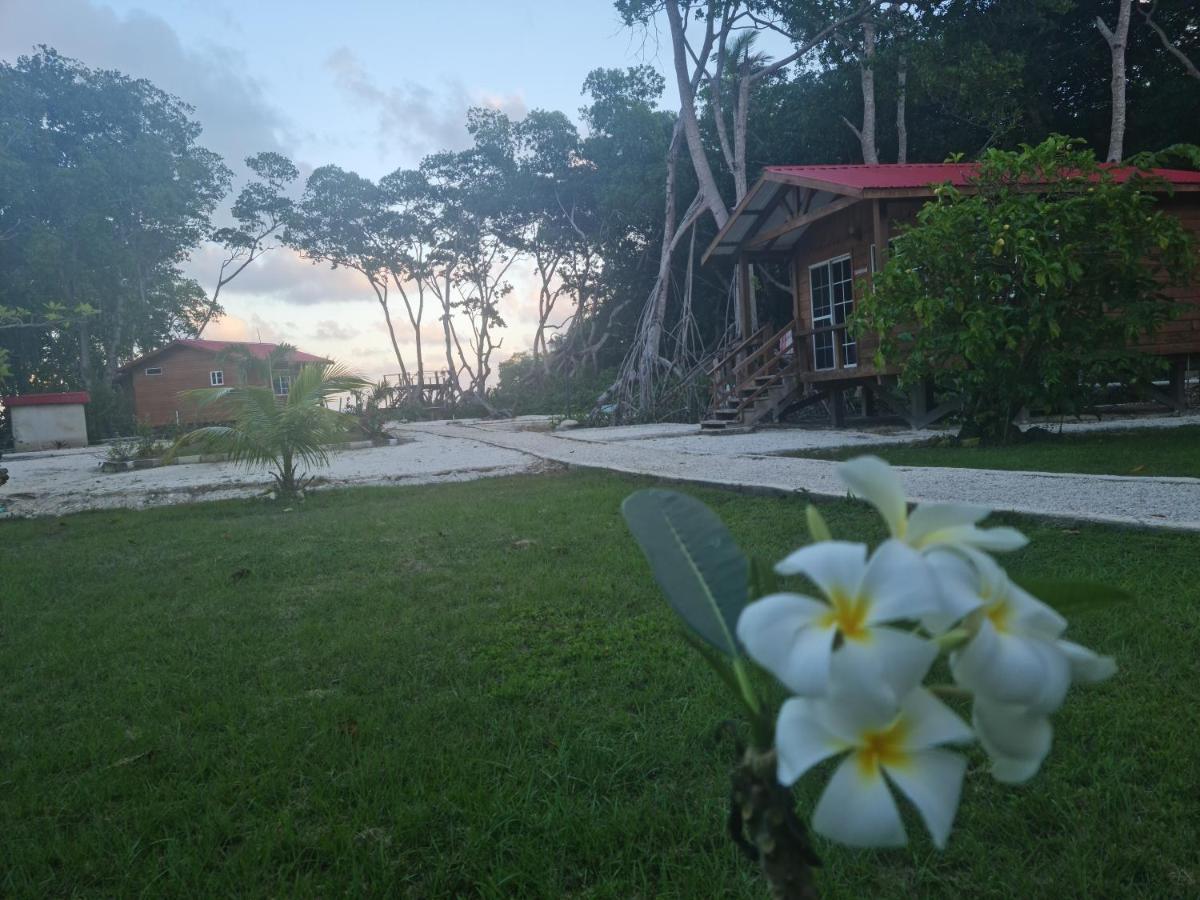 Seaside Chateau Resort Belize City Extérieur photo