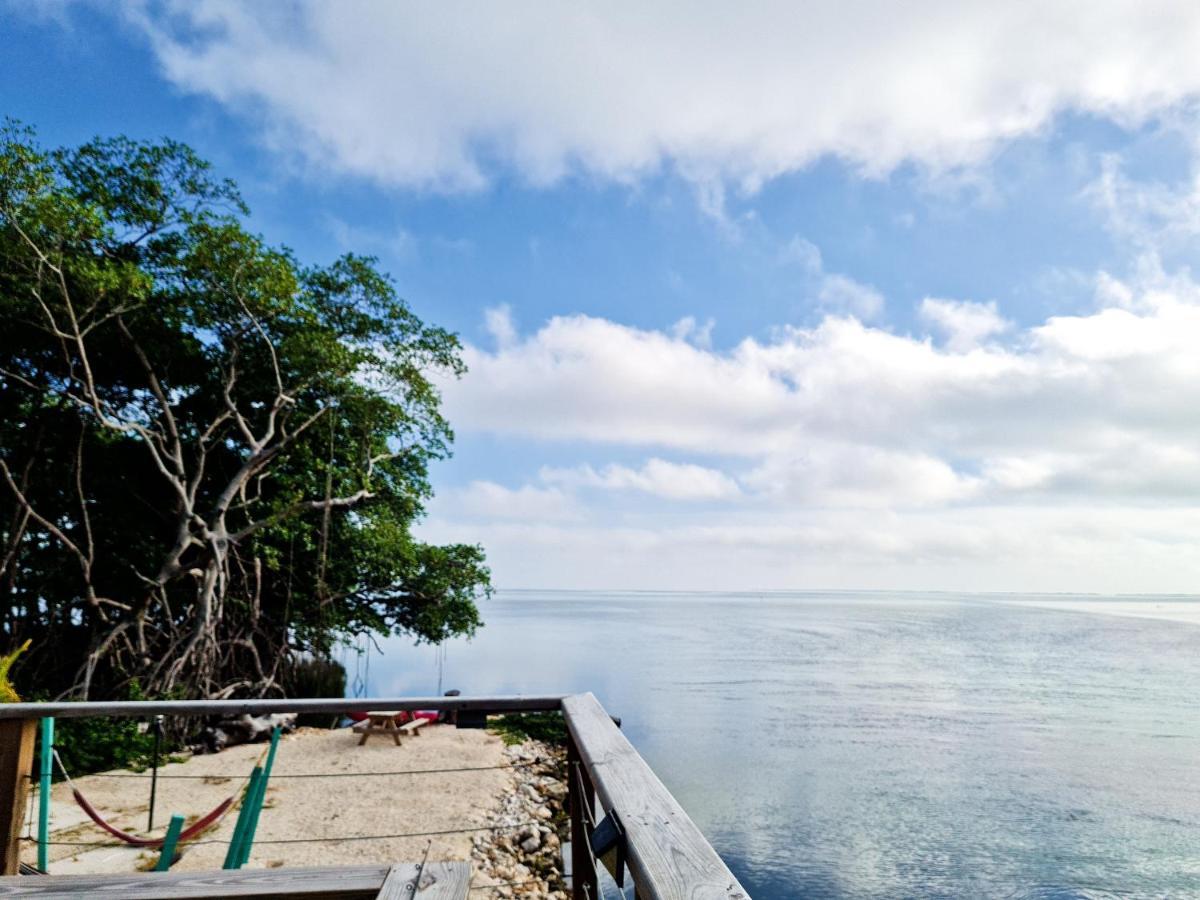 Seaside Chateau Resort Belize City Extérieur photo