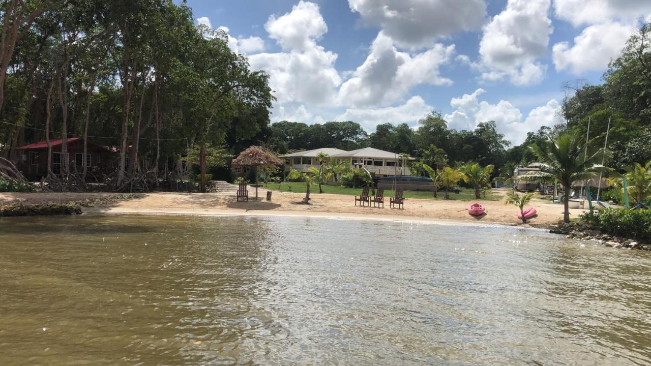 Seaside Chateau Resort Belize City Extérieur photo