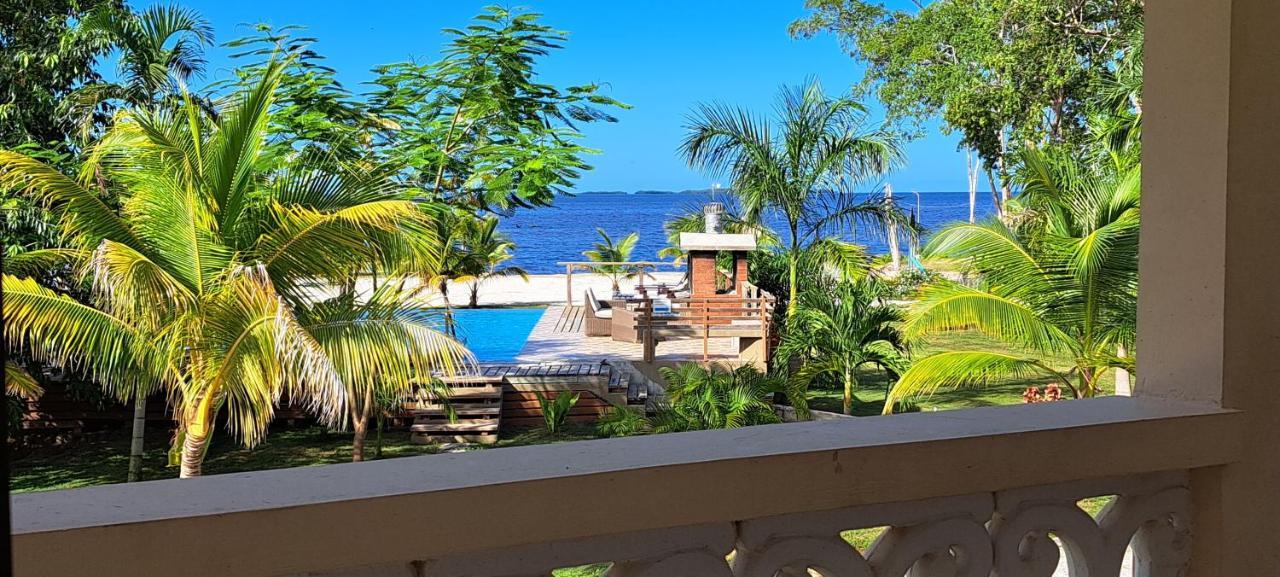 Seaside Chateau Resort Belize City Extérieur photo
