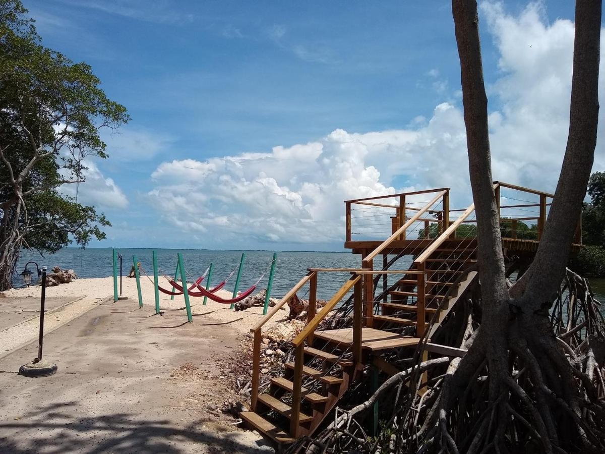 Seaside Chateau Resort Belize City Extérieur photo
