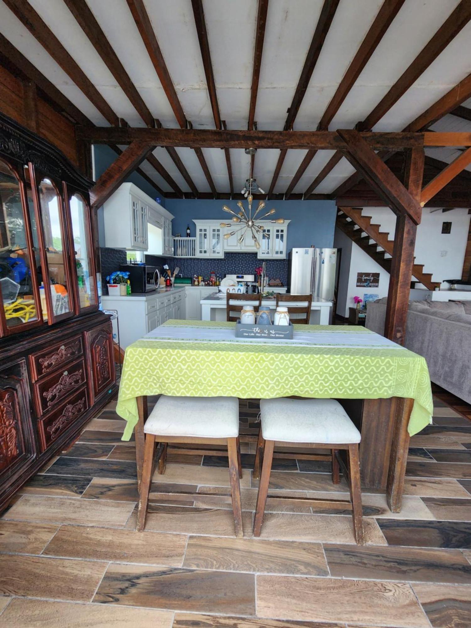 Seaside Chateau Resort Belize City Extérieur photo