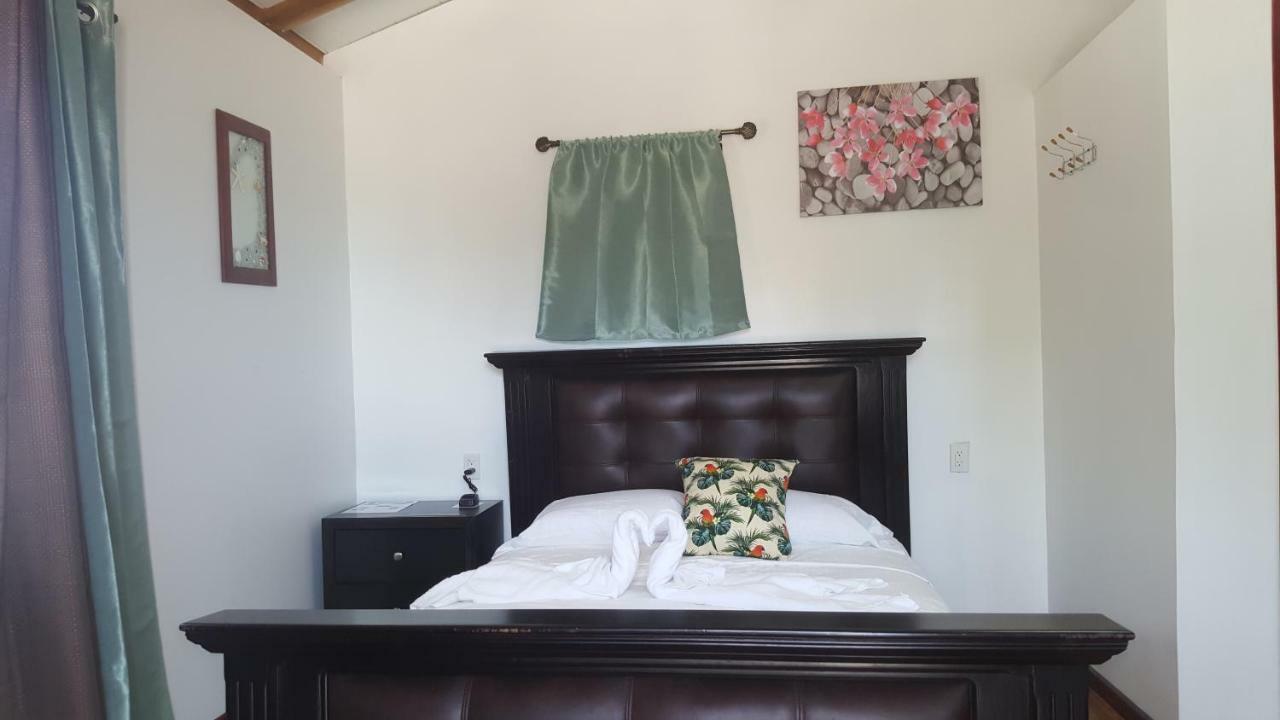 Seaside Chateau Resort Belize City Extérieur photo