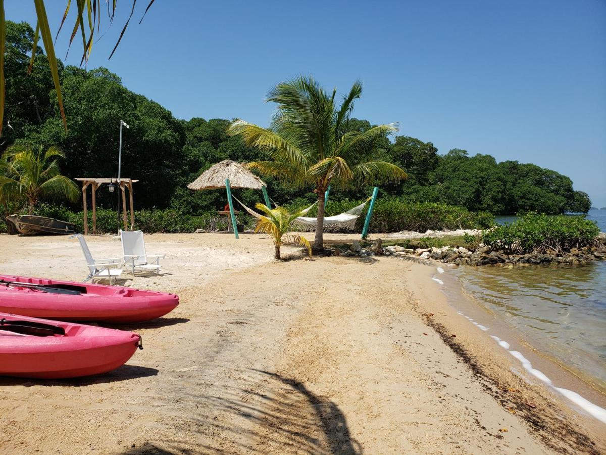 Seaside Chateau Resort Belize City Extérieur photo